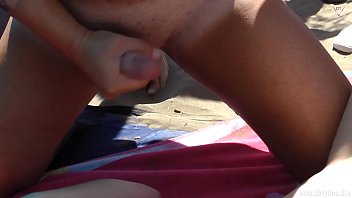 600+ beach spy sex Video